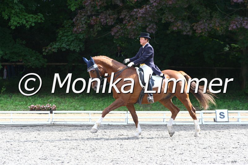 009M6857_Balu_Inter I.JPG